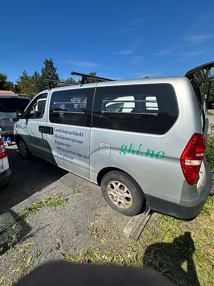 Hyundai H-1 5 of 5