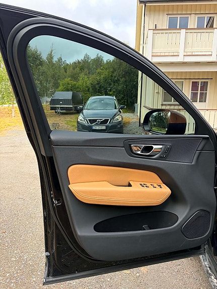 Volvo XC60 5 of 5