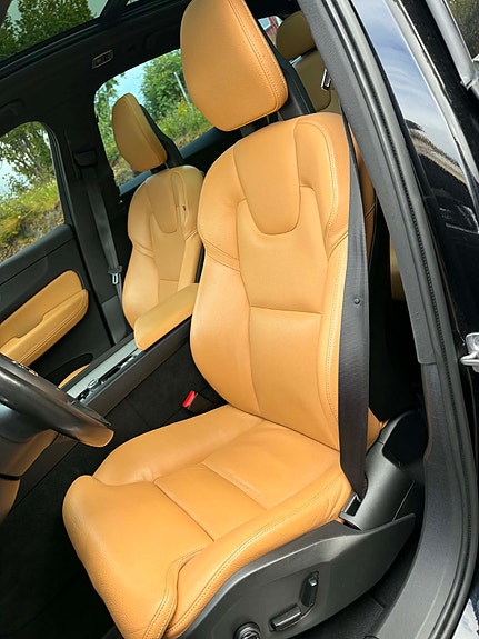Volvo XC60 3 of 5