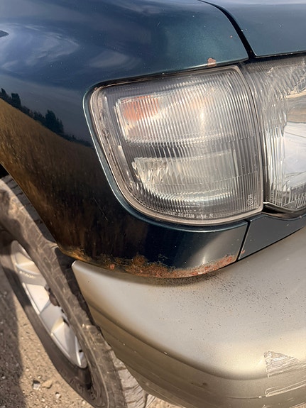 Mitsubishi Pajero 3 of 5