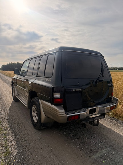 Mitsubishi Pajero 5 of 5