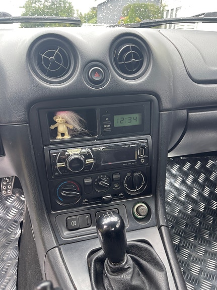Mazda MX-5 4 of 5