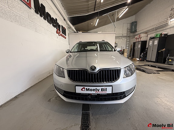 Skoda Octavia 3 of 5