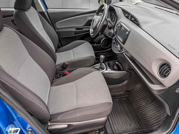 Toyota Yaris 9 of 14