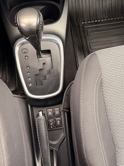 Toyota Yaris 12 of 14