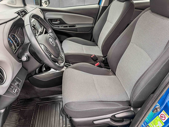 Toyota Yaris 8 of 14