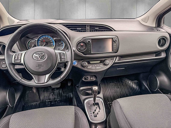 Toyota Yaris 7 of 14