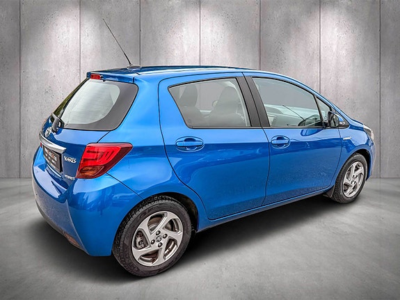 Toyota Yaris 4 of 5