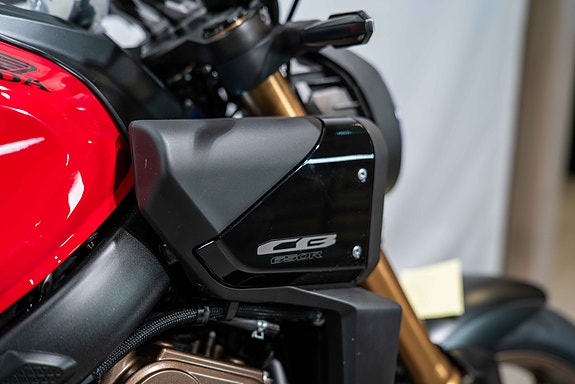 Honda CB650R - med komplett eksosanlegg og kort skiltoppheng for KUN 4000 KRONER! 16 of 17