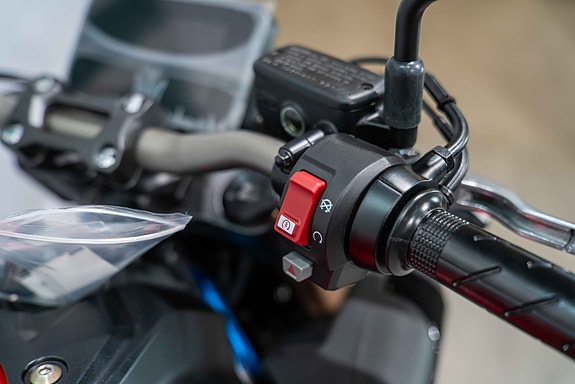 Honda CB650R - med komplett eksosanlegg og kort skiltoppheng for KUN 4000 KRONER! 15 of 17