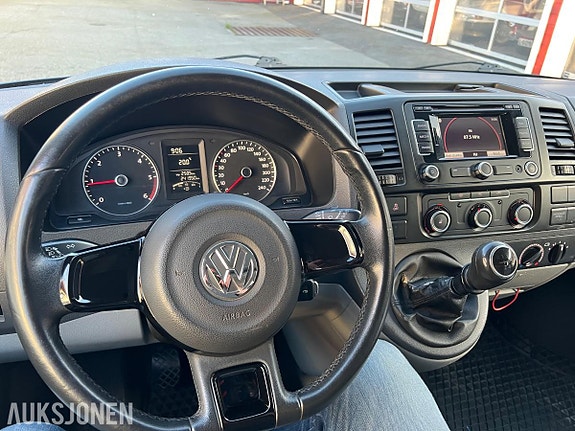 Volkswagen Transporter 26 of 30