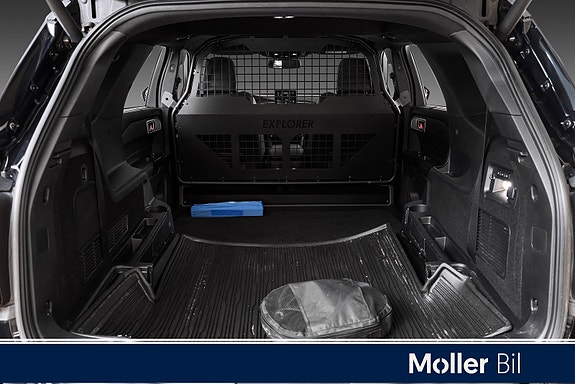 Ford Explorer 16 of 19