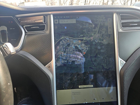 Tesla Model S 10 of 16