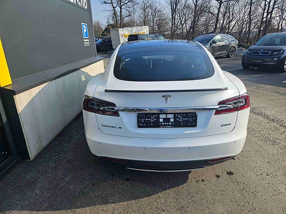 Tesla Model S 5 of 16