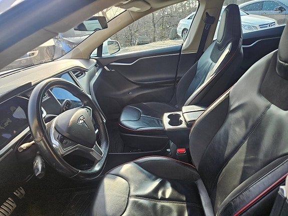 Tesla Model S 8 of 16