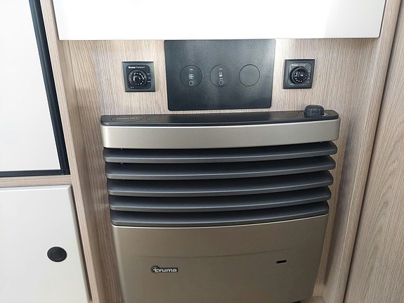 Bürstner Premio Plus 510 TK 26 of 30