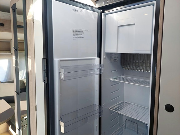 Bürstner Premio Plus 510 TK 25 of 30