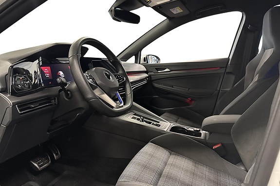 Volkswagen Golf VIII 8 of 24