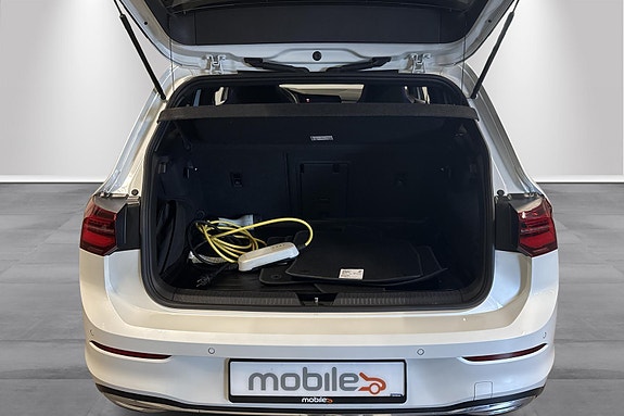 Volkswagen Golf VIII 5 of 24