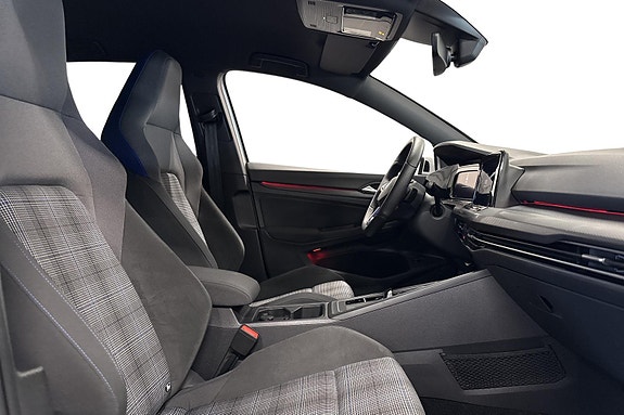 Volkswagen Golf VIII 23 of 24