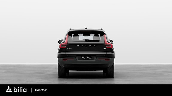 Volvo XC40 8 of 14