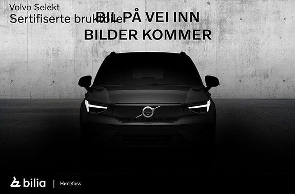 Volvo XC40 2 of 14