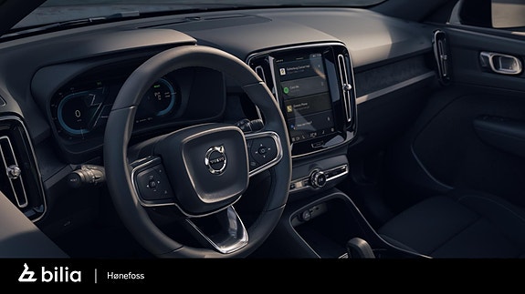 Volvo XC40 11 of 14