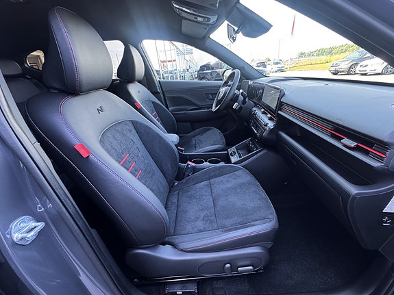 Hyundai Kona 2 of 5