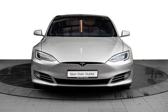 Tesla Model S 3 of 5