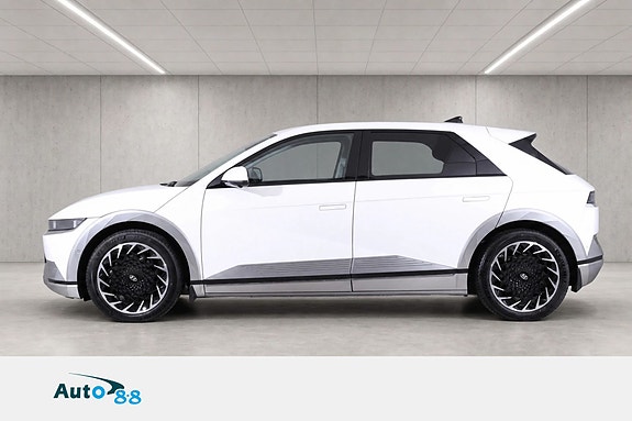 Hyundai Ioniq 5 3 of 5