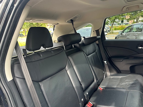 Honda CR-V 25 of 30