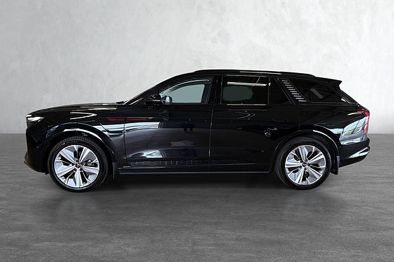 Denne nyedelige Hongqi E-HS9 kan bli din for kun 5 425 kr pr. mnd. med 0 kr i egenkapital. Løpetid: 10 år.
