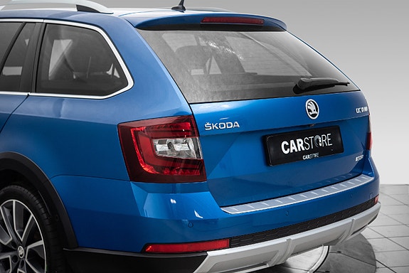 Skoda Octavia Scout 4 of 5