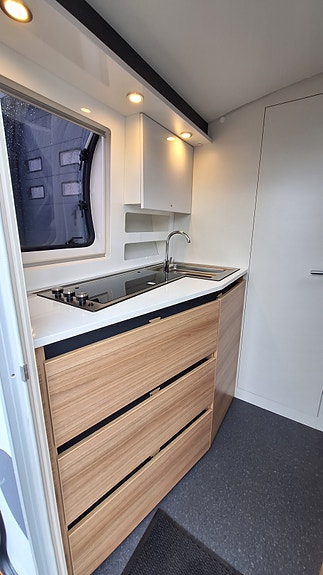 Adria Adria Action 391 PH 12 of 30