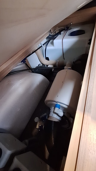 Adria Adria Action 391 PH 30 of 30