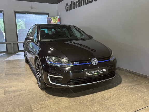 Volkswagen Golf VII 2 of 5