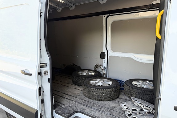 Ford Transit 17 of 24