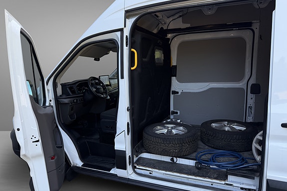 Ford Transit 9 of 24
