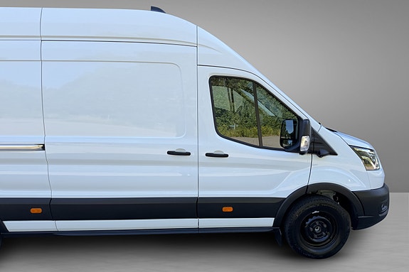 Ford Transit 8 of 24