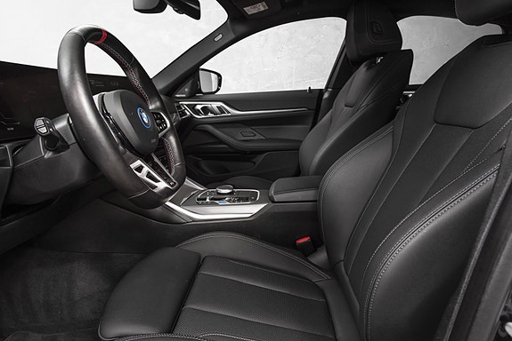 BMW i4 10 of 30