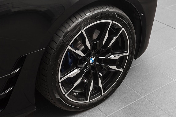 BMW i4 9 of 30