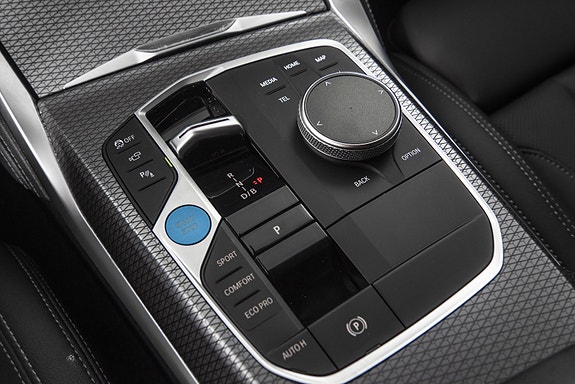 BMW i4 12 of 30