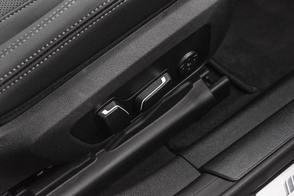 BMW i4 19 of 30