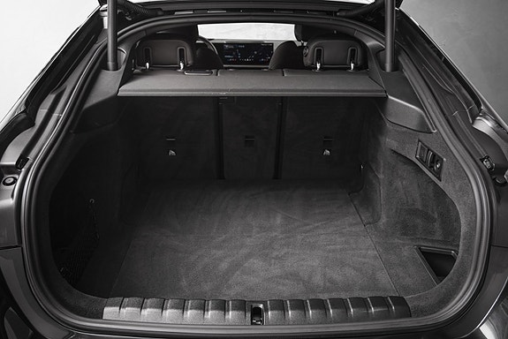 BMW i4 28 of 30