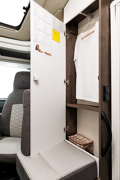 Benimar Yrteo 861 Premium interiør / Førerkort kl B / Høy nyttelast 13 of 30