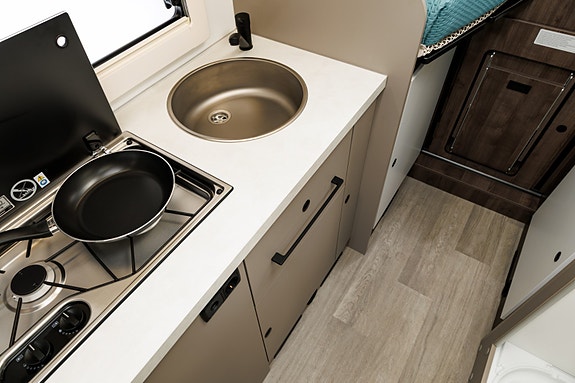Benimar Yrteo 861 Premium interiør / Førerkort kl B / Høy nyttelast 24 of 30