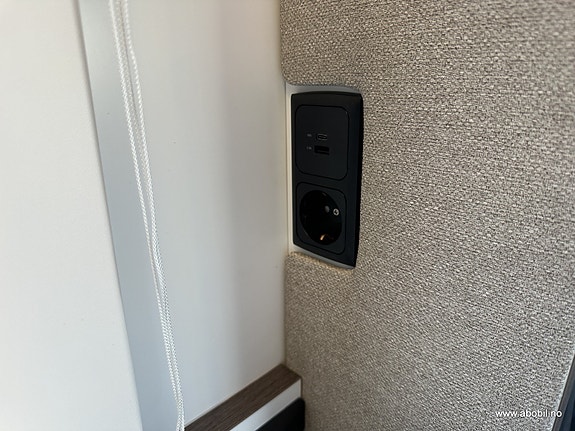 Benimar Yrteo 861 Premium interiør / Førerkort kl B / Høy nyttelast 15 of 30