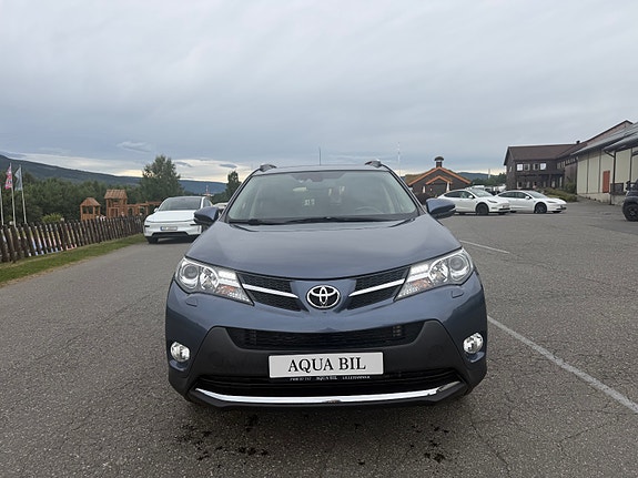 Toyota RAV4 3 of 21