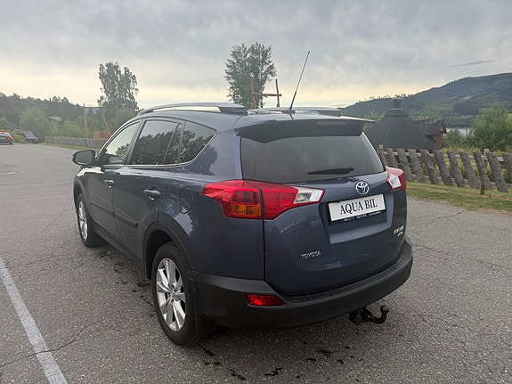 Toyota RAV4 6 of 21