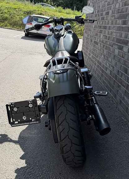 Harley-Davidson FXDB Dyna Street Bob 7 of 11